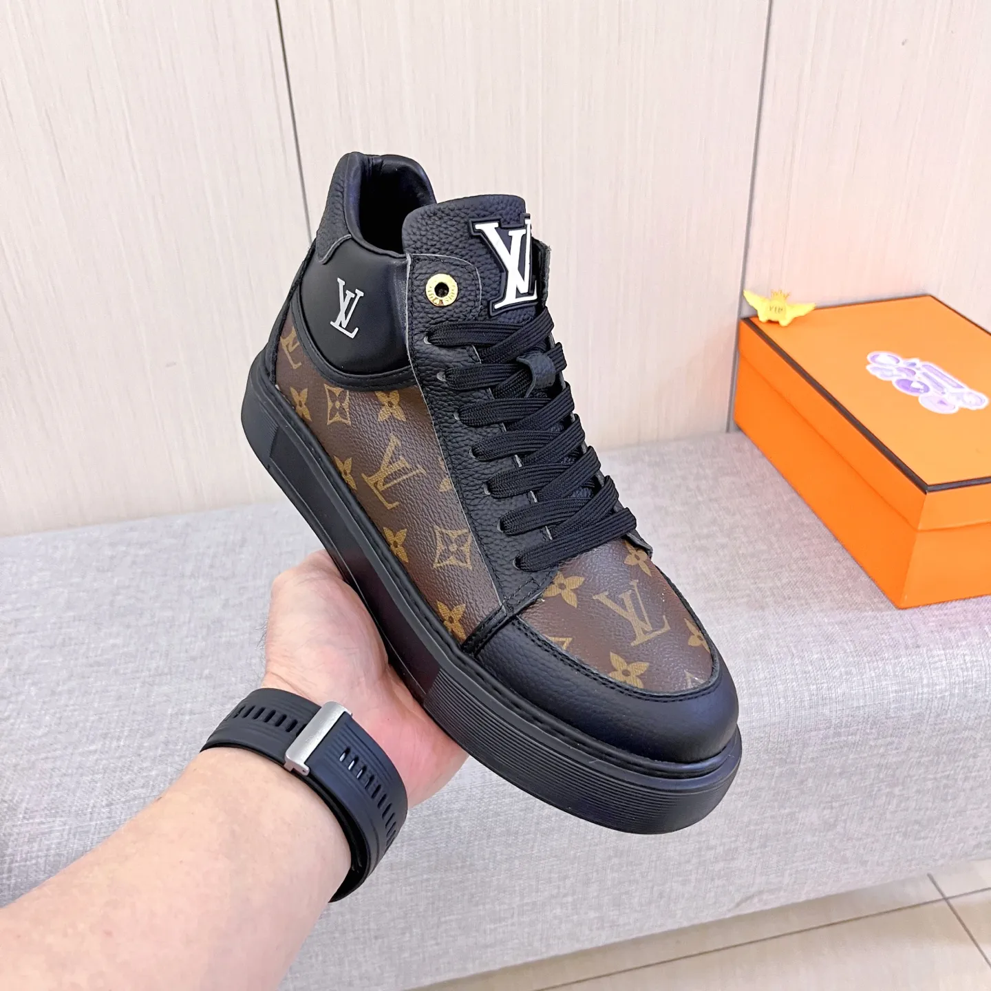 Men's Men's Shoes Men's Shoes 💰 460 Men's Men's Shoes 💰 [ LV ] 🔥 Louis Vuitton Men's high-end brand official website 1:1 latest masterpiece: the upper is made of Italian imported first-layer cowhide with a comfortable and breathable lining ➕ Made of the original non-slip and wear-resistant outsole 🔥, making walking more convenient and comfortable! An exclusive new model, a stunning work, a beautiful 1:1 replica [color] compared to the official quality! Create a fashionable personality to set off your uniqueness! A must-have for trendy men! Classic 🔥Size: 38-44 Color: 🔥 2⃣️colors available🔥.